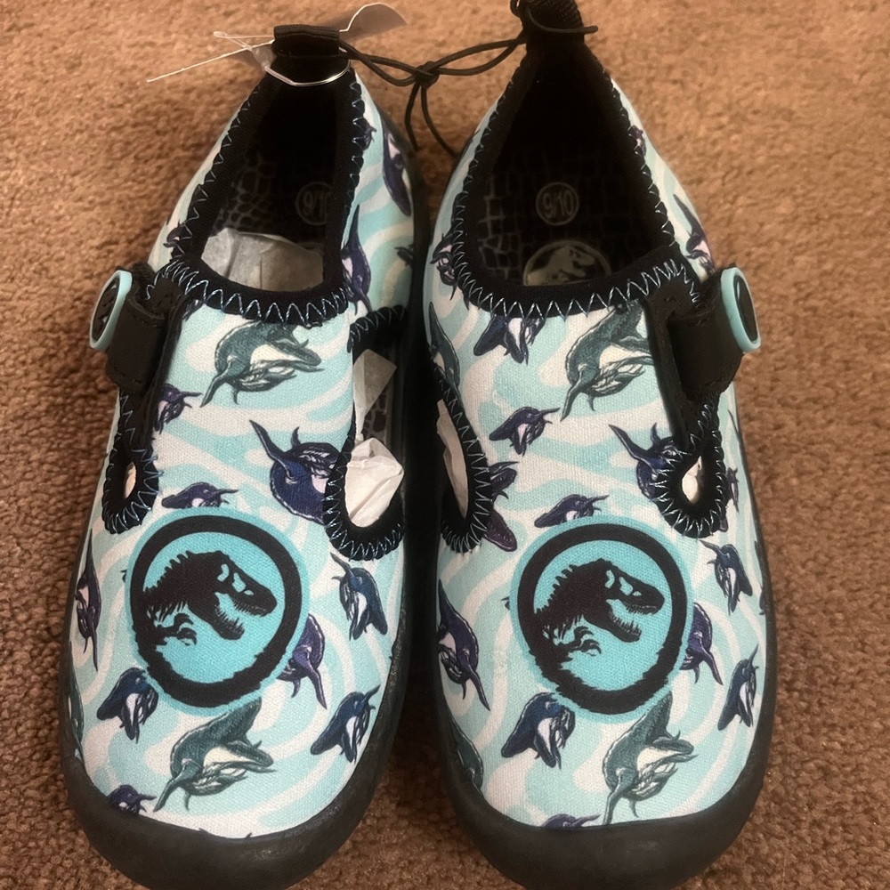 Jurassic world dinosaur Blue and Black Water Shoes with Ventilation sz 7/8